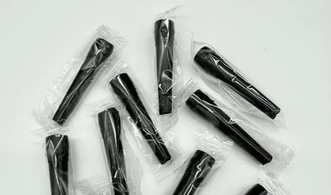 NEXIA で使っている使い捨てのマウスピース。1 本ずつ個包装されている（NEXIA 提供）